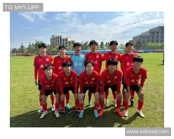 足球明星为乡村足球加油助威共同推动村超发展与热爱