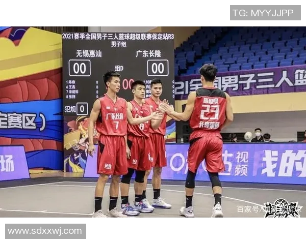 上海篮球队在精英赛中以73分稳居积分榜首位，展现强劲实力